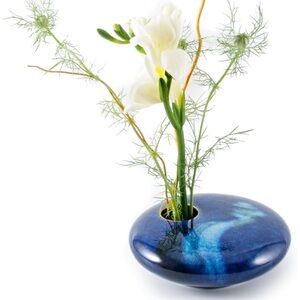 Georgetown pottery Elegant White Floral Arrangement in Blue Vase